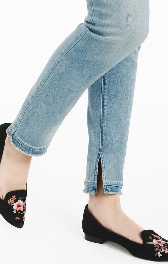 WHBM Distressed Skimmer Jeans Size 2 Long
